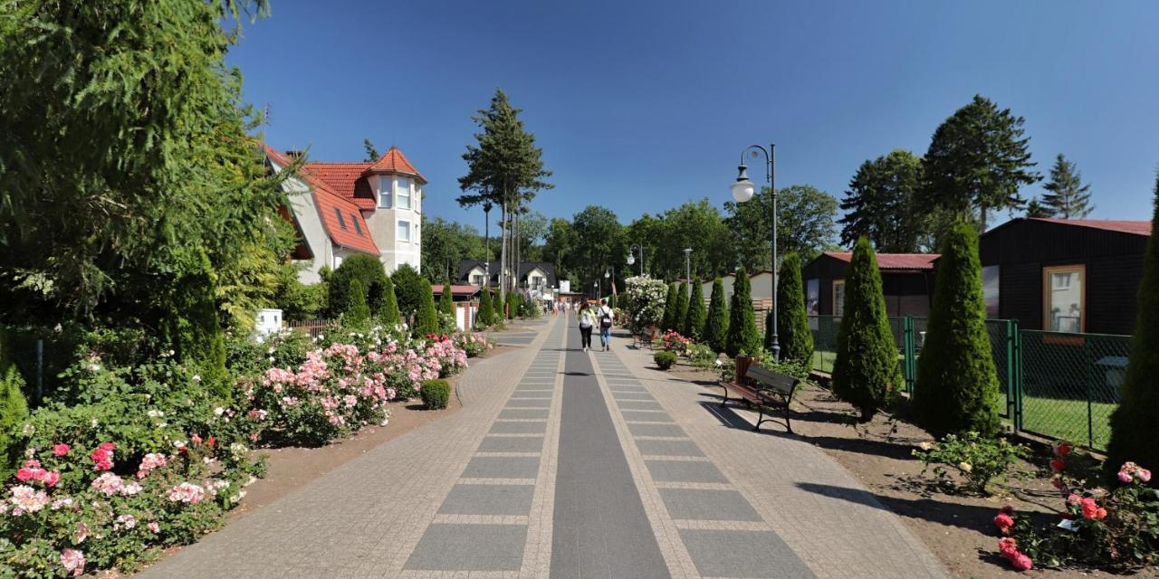 Z Widokiem Na Morze Lägenhet Rewal Exteriör bild